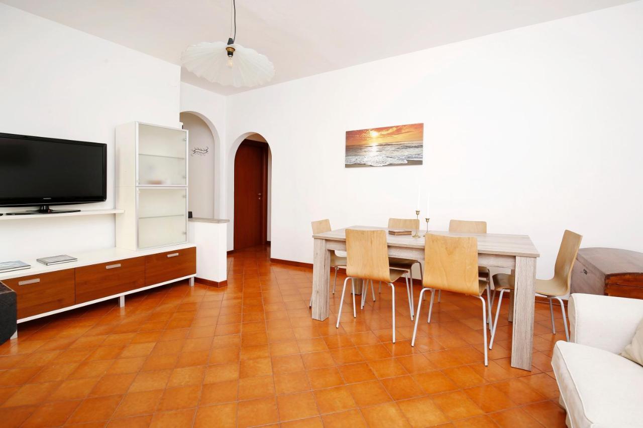 קאטוליקה Appartamenti Diffusi Di Villa Fiorita Con Accesso Alle Piscine Della Struttura Principale מראה חיצוני תמונה