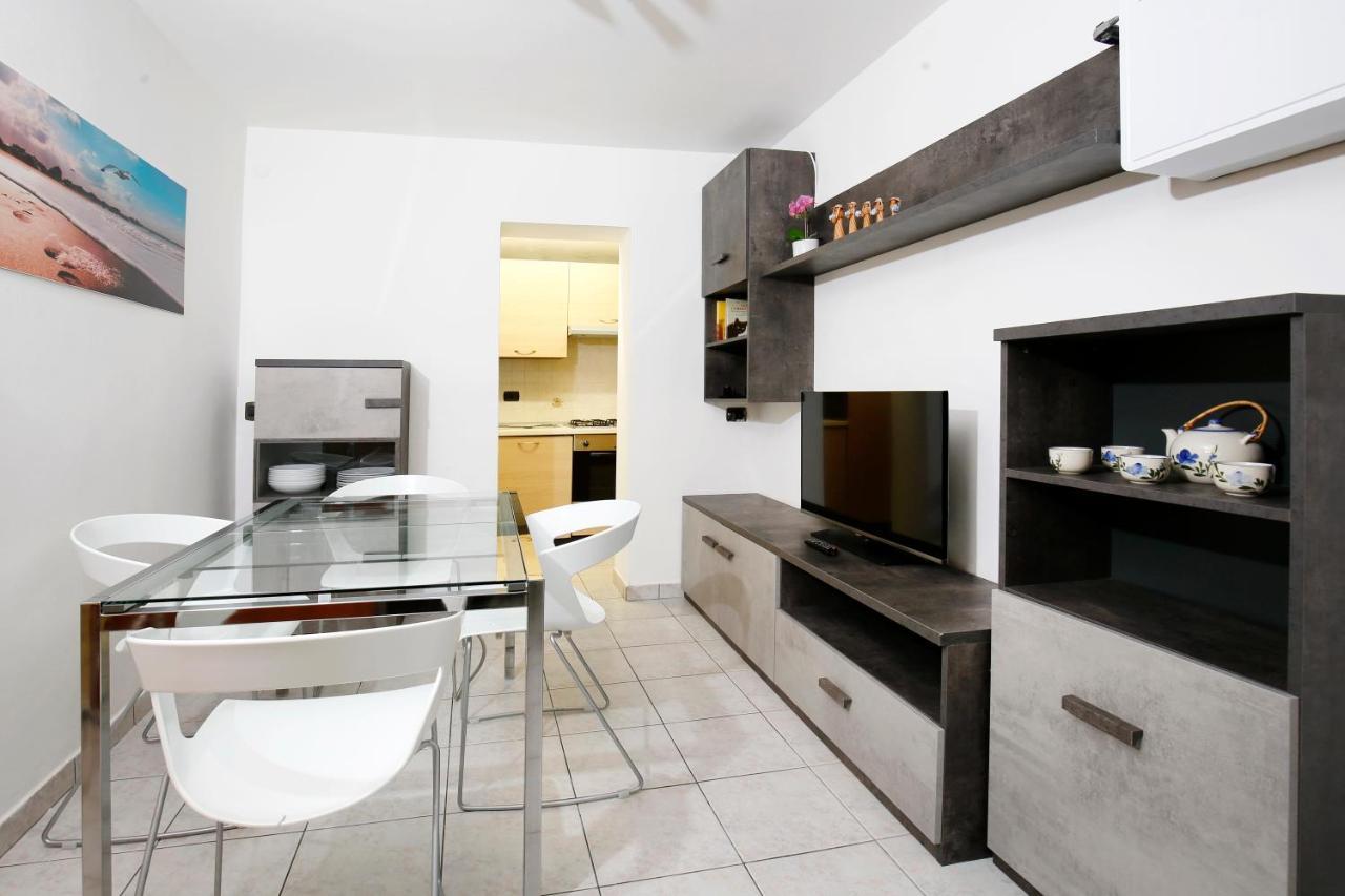 קאטוליקה Appartamenti Diffusi Di Villa Fiorita Con Accesso Alle Piscine Della Struttura Principale מראה חיצוני תמונה